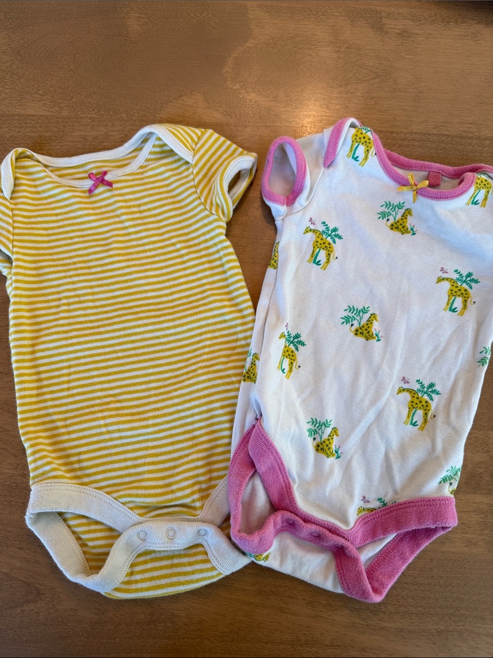 Baby Boden Yellow Stripe & White Giraffe Print One-Piece Set 3-6mos